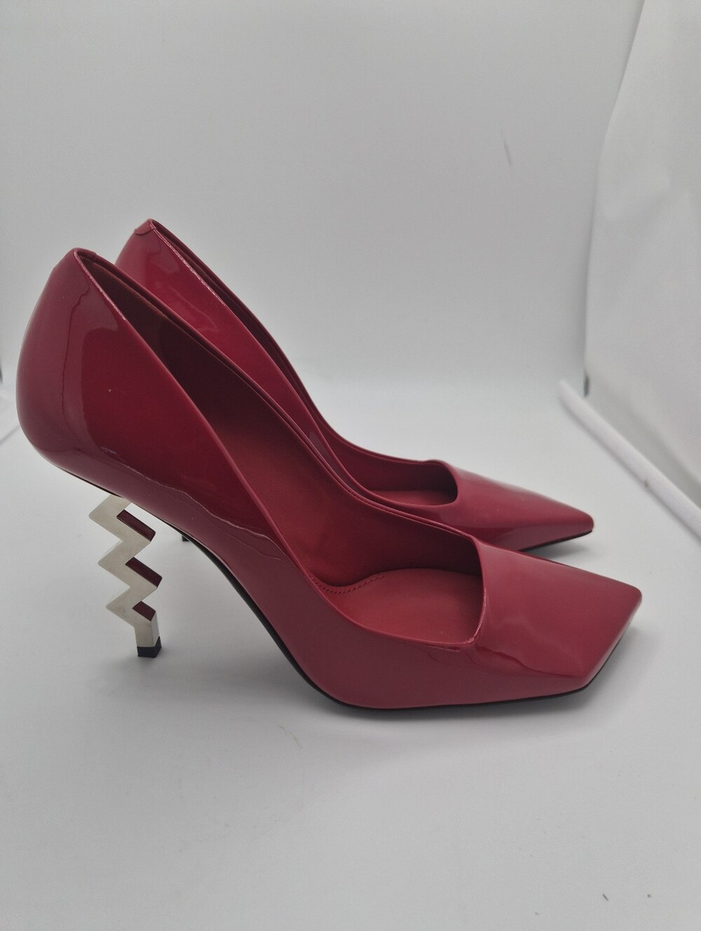 Dolce & Gabbana Red Patent Leather Pointed Pumps - Picture 3 of 7